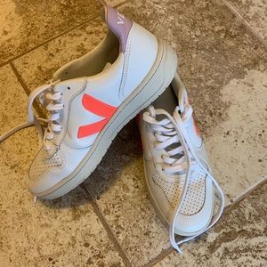 VEJA Leather V-12 Lace Up Sneakers